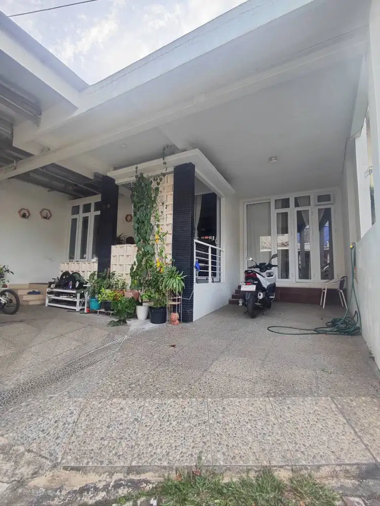 Rumah Dua Lantai Siap Huni Di Bawah Harga Pasar di Townhouse agakarsa