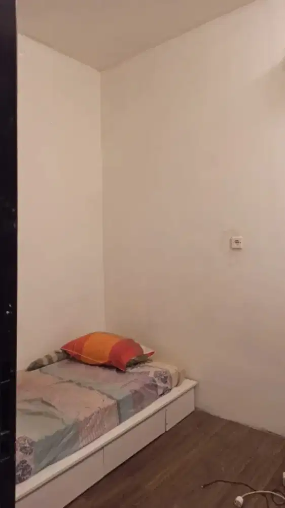 KOST PUTRI RADIO DALAM