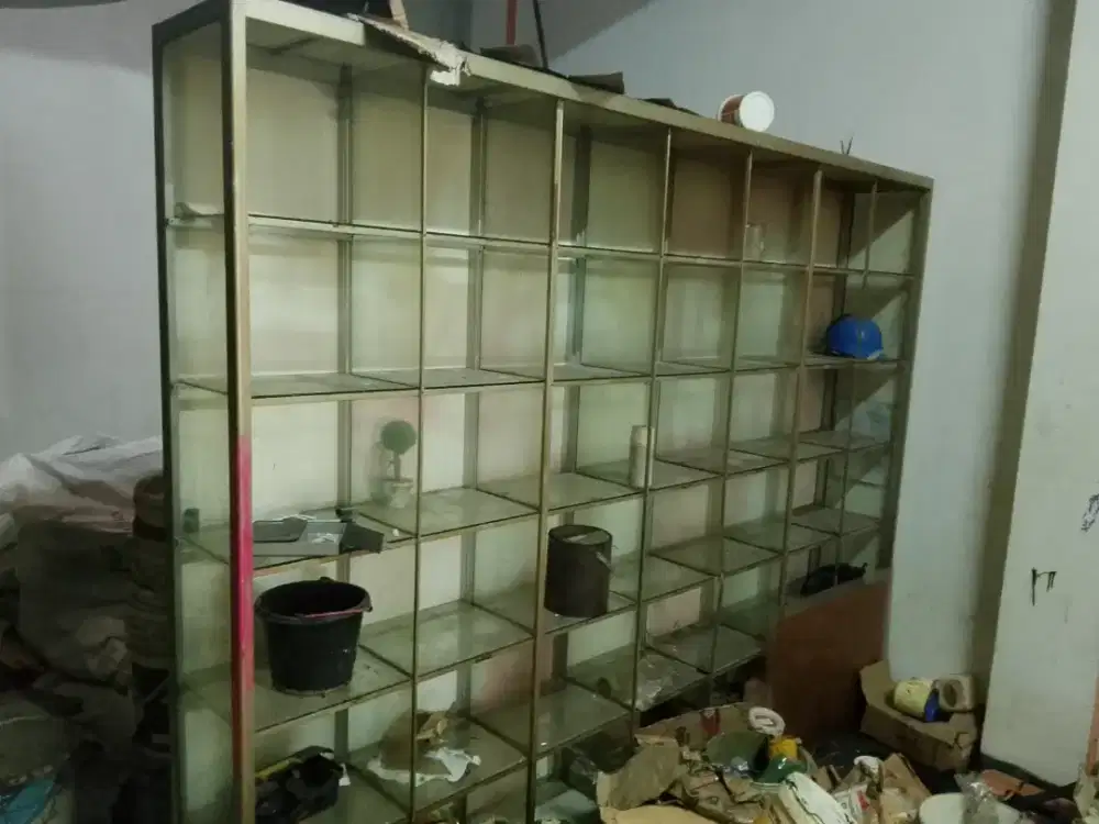 lemari aluminum kaca