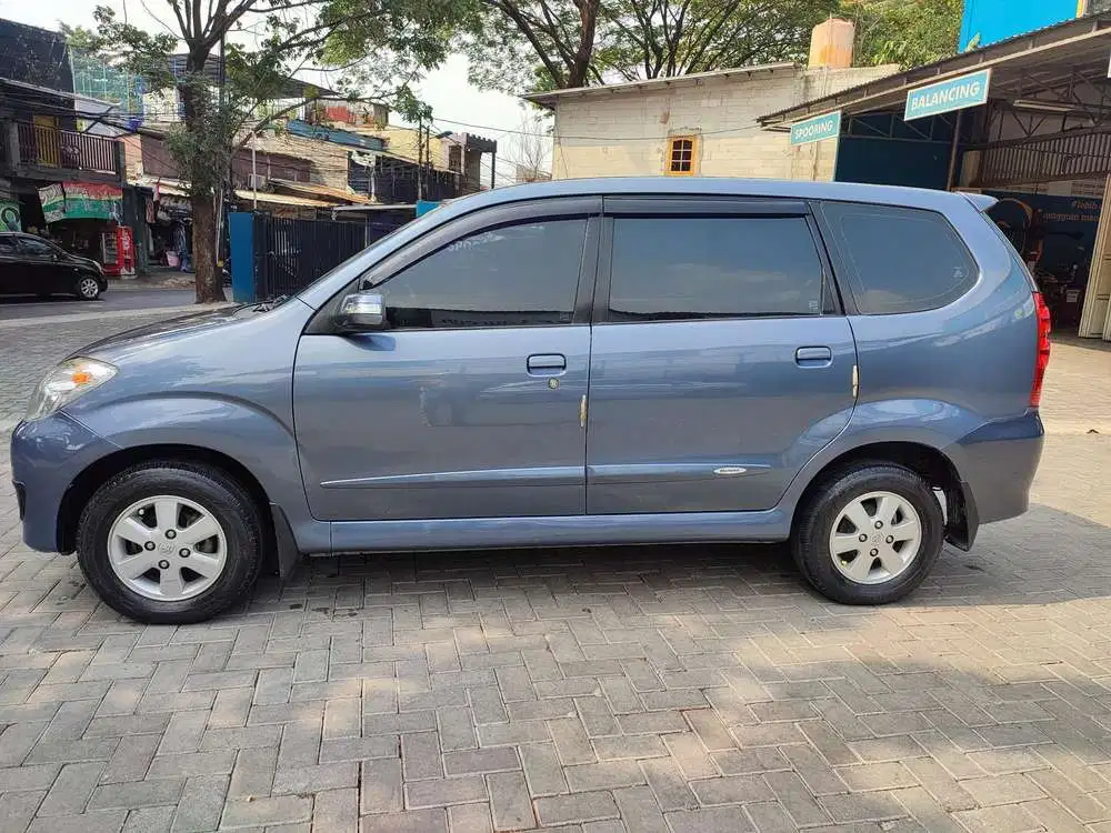 Daihatsu Xenia 2010 Bensin