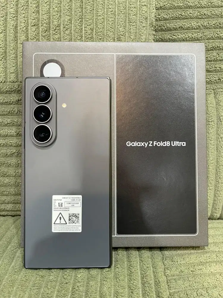 Samsung Z Fold8 ultra 12/512 Second likenew