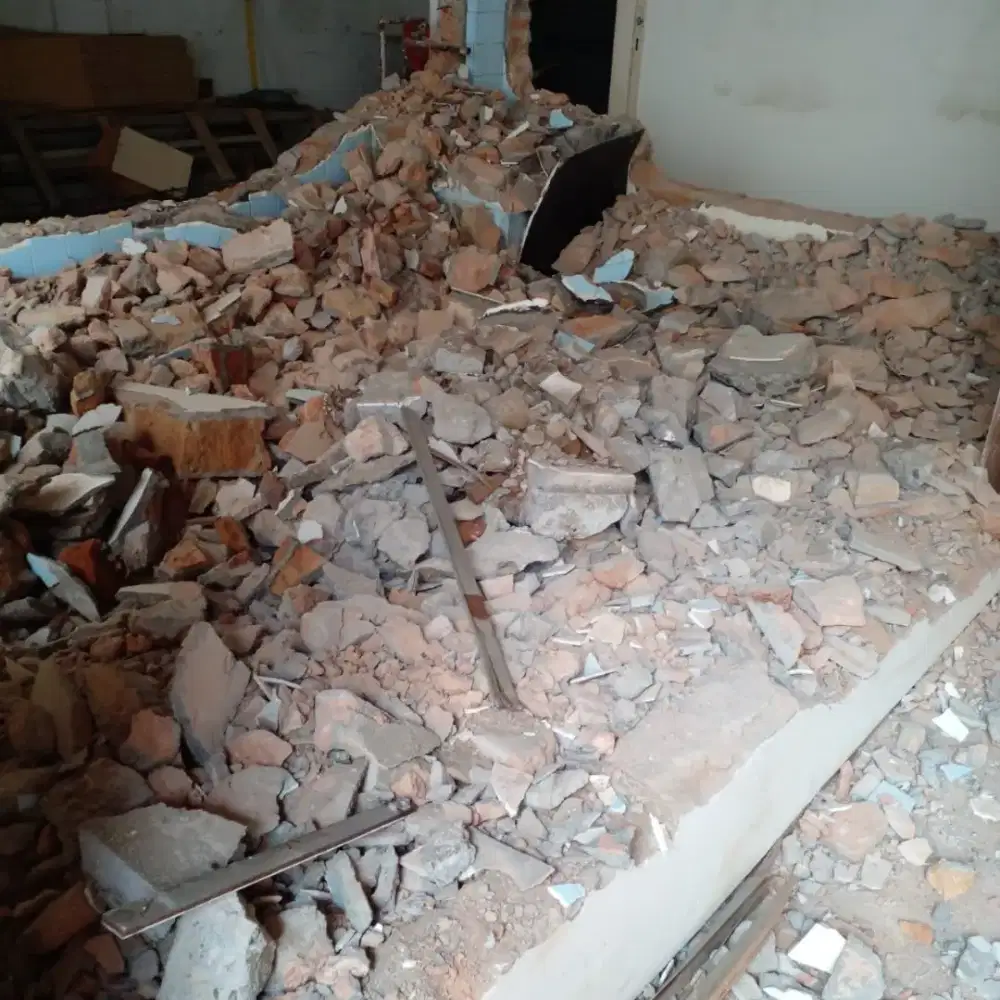 menjual pasir dan bekas bobokan untuk timbunan