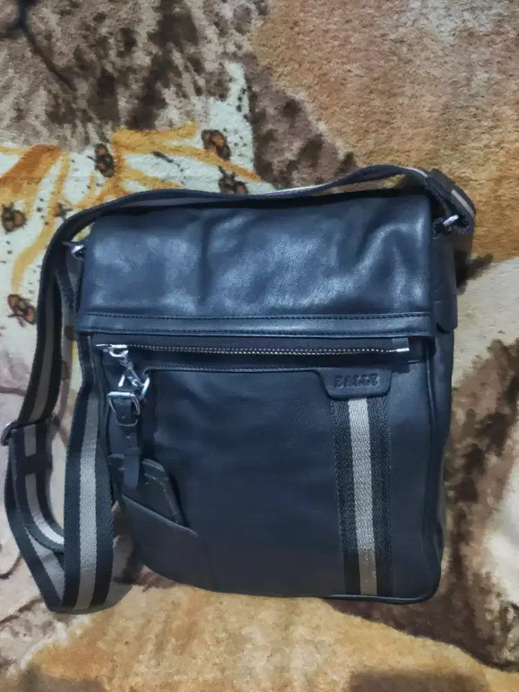 Sling bag Bally leather Black made in italy  25 X 30cm