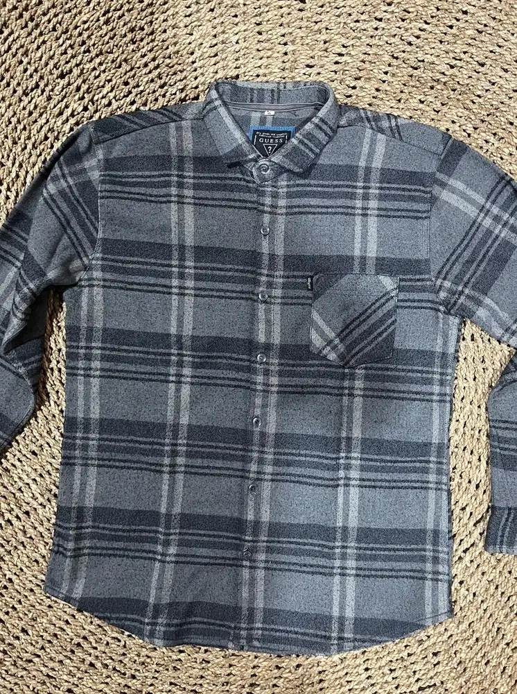 Kemeja Flannel Guess Tebal