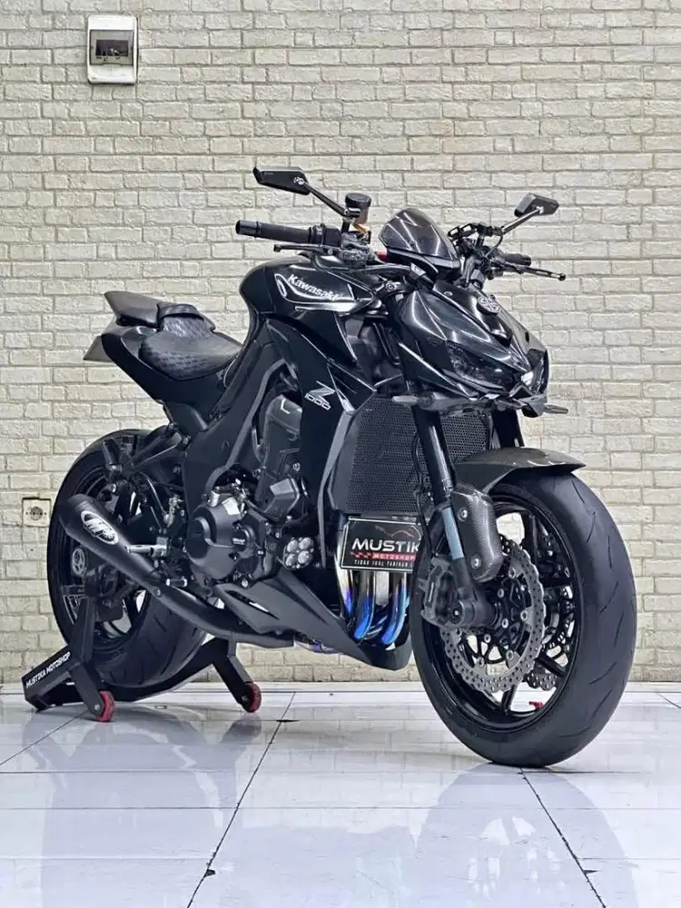 Kawasaki Sugomi Z1000 full mods hedon