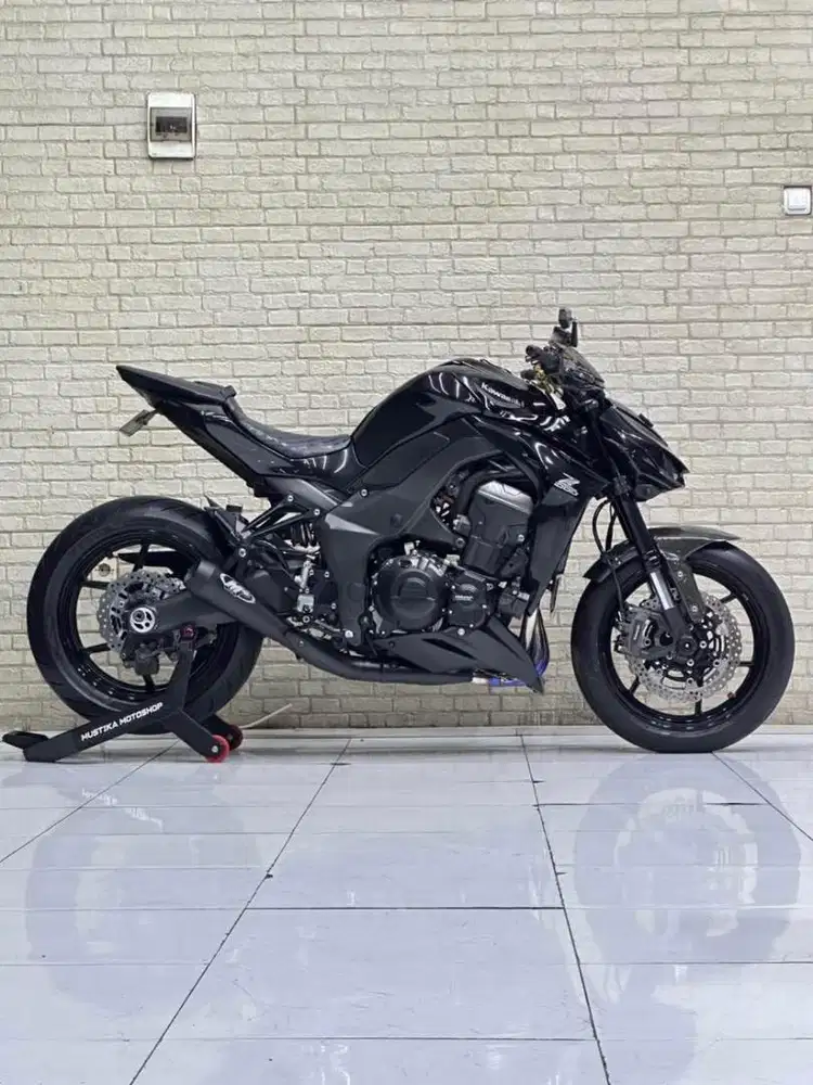 Kawasaki Sugomi Z1000 full mods hedon