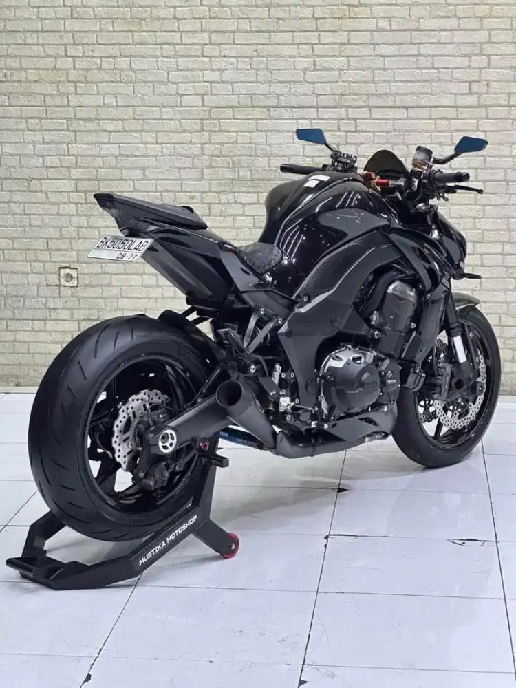Kawasaki Sugomi Z1000 full mods hedon