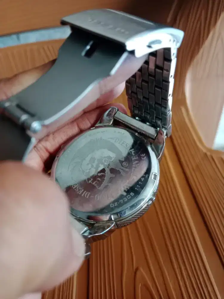 Jual jam tangan merk DIESEL minus mati sm puteran tidak ada