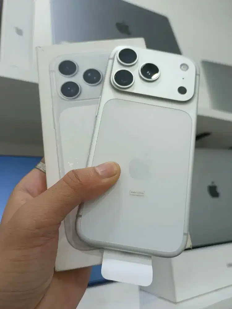 iPhone 17Pro 256Gb, Silver iBox