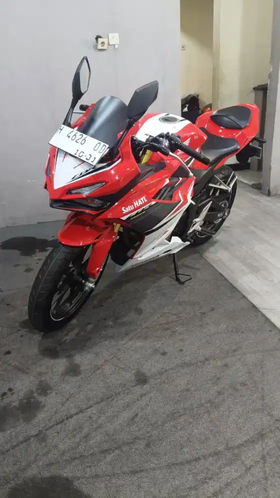Honda CBR 150 R 2021