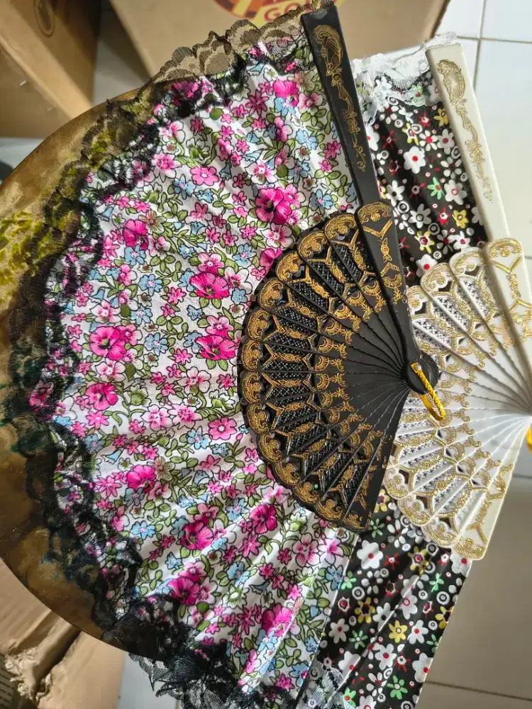 Souvenir kipas renda import