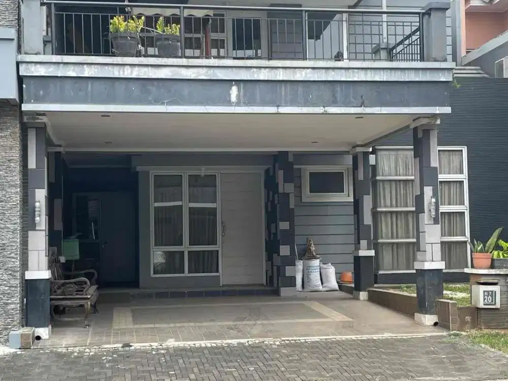 Sewa rumah bagus full furnished di Kota Wisata