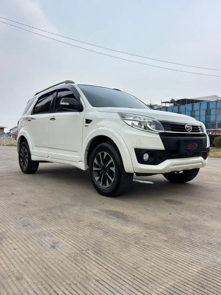 Daihatsu Terios 1.5 R Custom 2017 Manual ( Putih Metalik )
