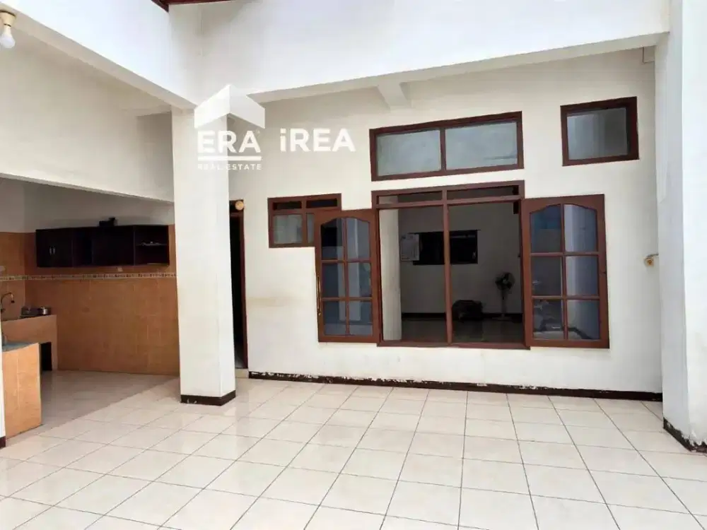 Rumah + Ruang Usaha Dijual Area Singosaren Plaza Solo