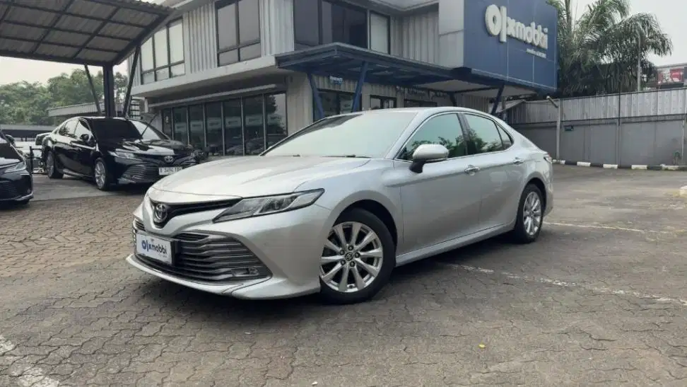 KM Rendah - Toyota Camry 2.5 G Bensin-AT 2019