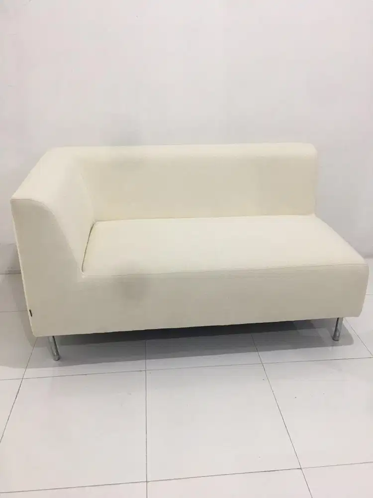 Kursi Sofa White