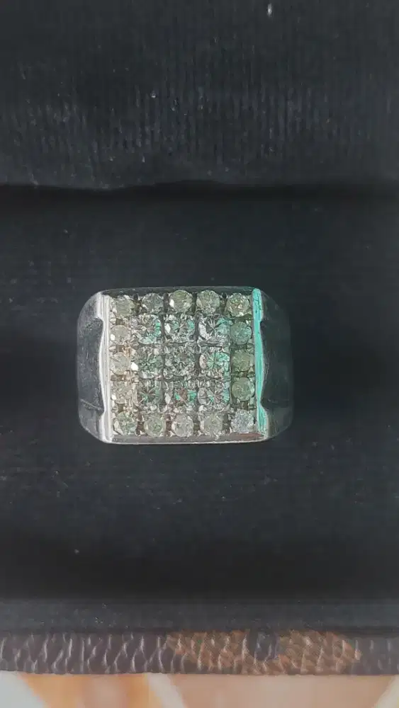 Cincin berlian pria