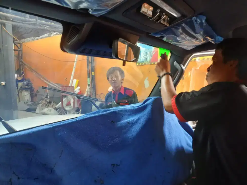 Tekhnisi dan Helper