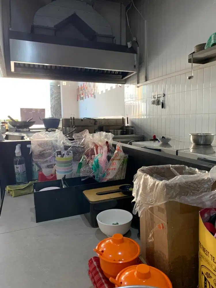DI CARI KARYAWATI BAKMI ( NON HALAL )