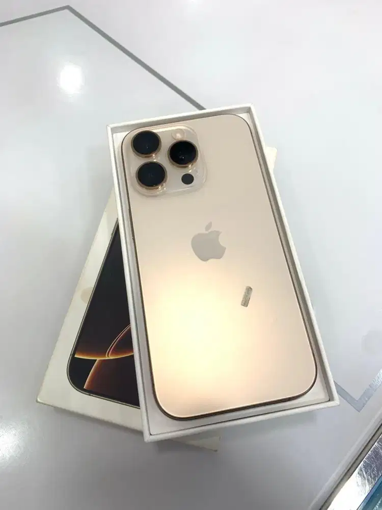 IP 16 PRO 128 likenew CC20 fulset orian mulus gak ada minus