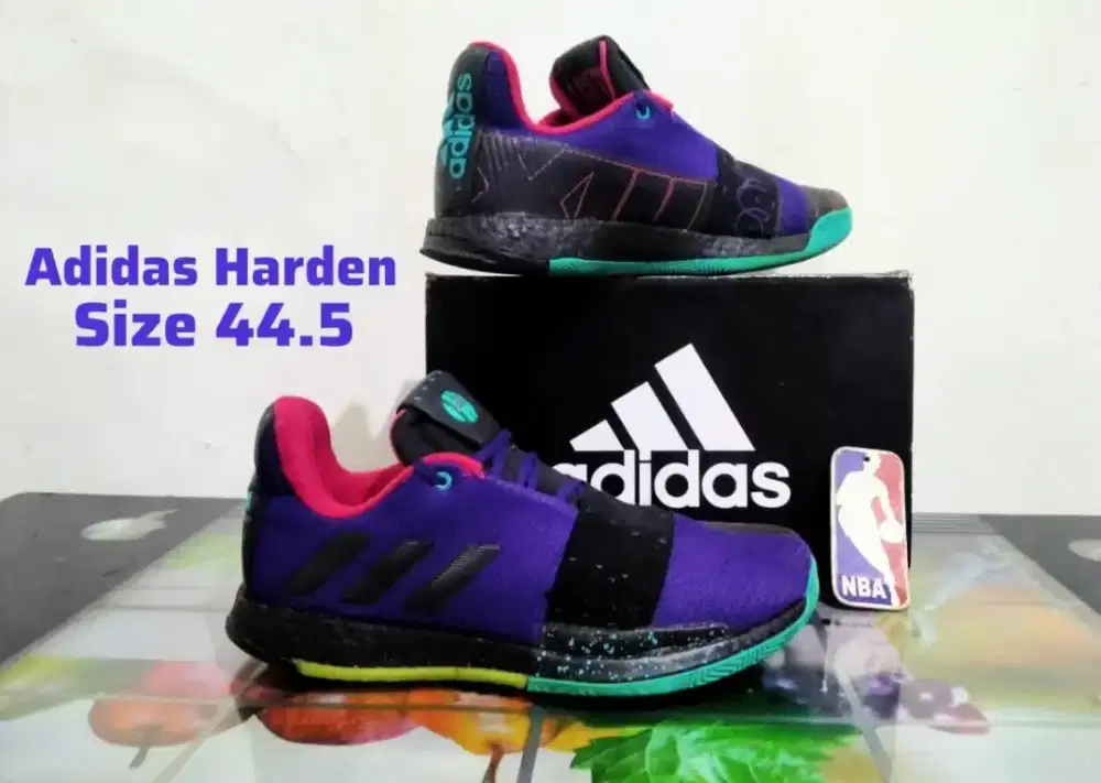 Sepatu Basket / Volly Adidas Harden Vol 3