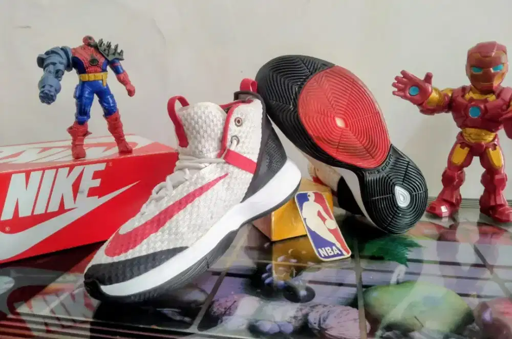 Sepatu Basket / Volly Nike Rize