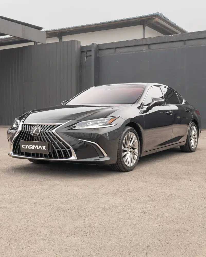 Lexus ES300h 2024/2023/2025/Like new/Brand New/Lexus Hybrid