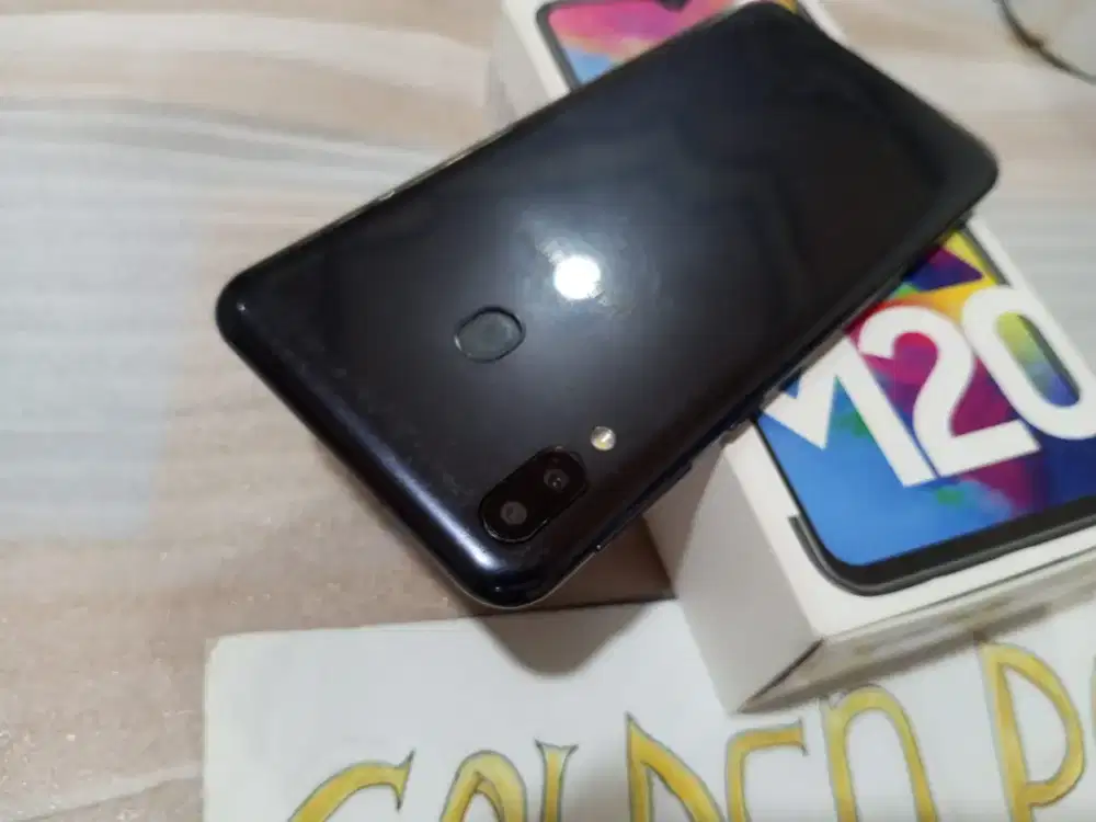 Galaxy M20-4G.Ram 3/32GB.FINGER.ORI #GOLDEN PONSEL