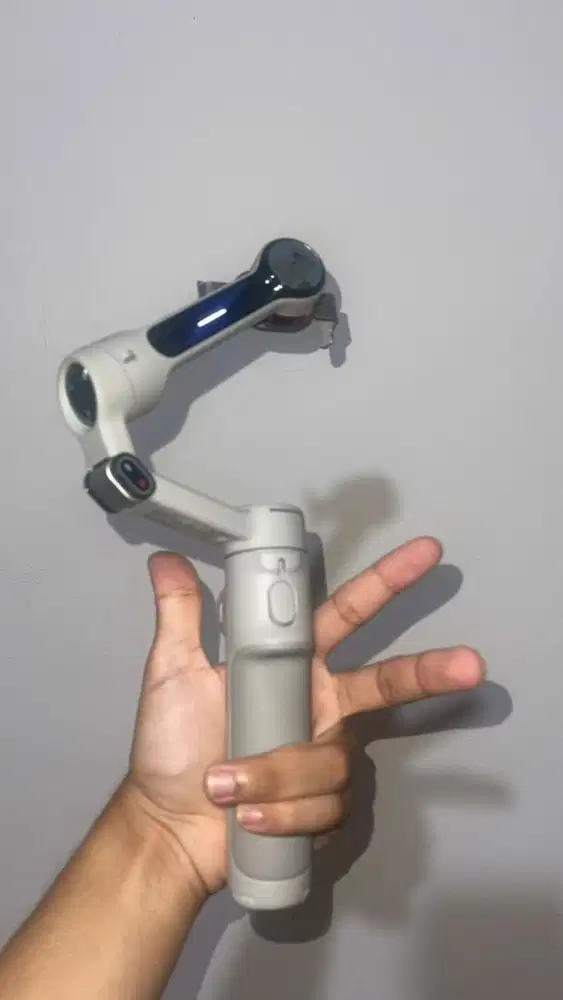 Gimbal Smartphone dengan AI Tracker