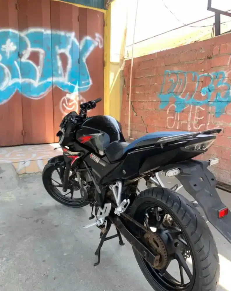 2017 HONDA CB150R