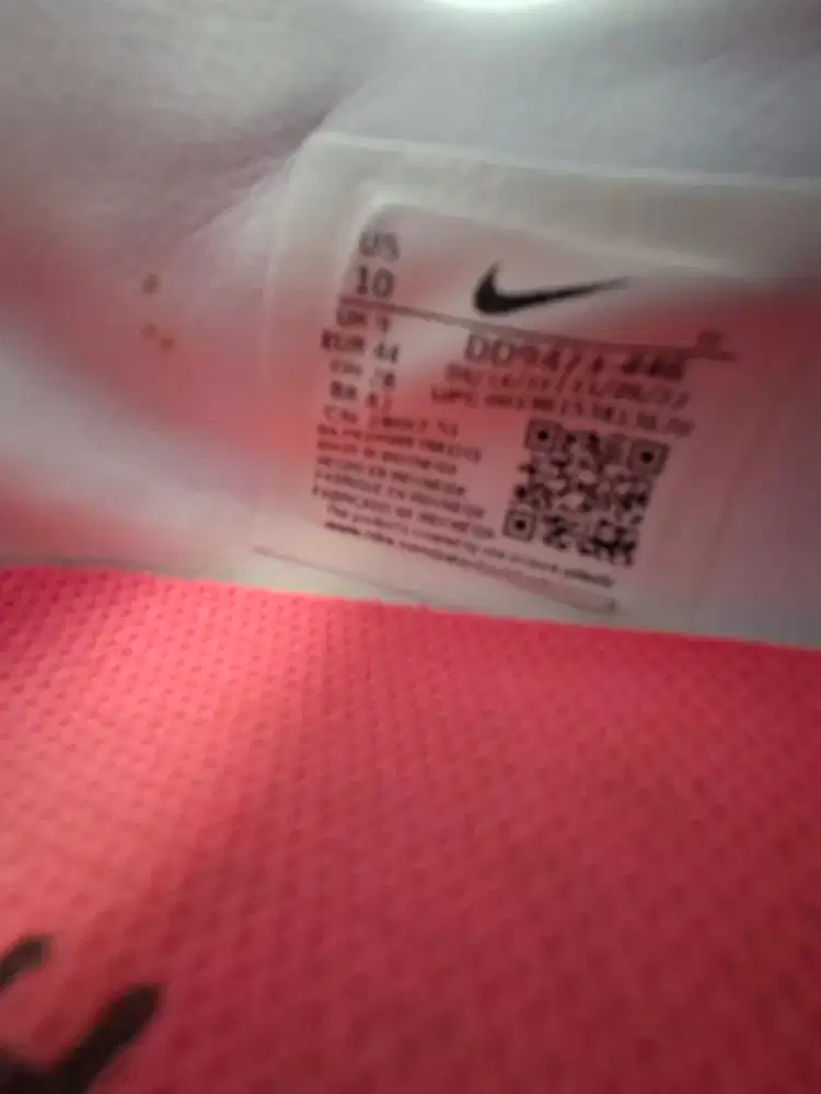 Sepatu bola Nike Phantom GX