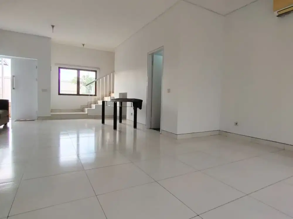 Rumah Semi Furnished Siap Huni di Jakarta Garden City, Cakung – Harga Nego!