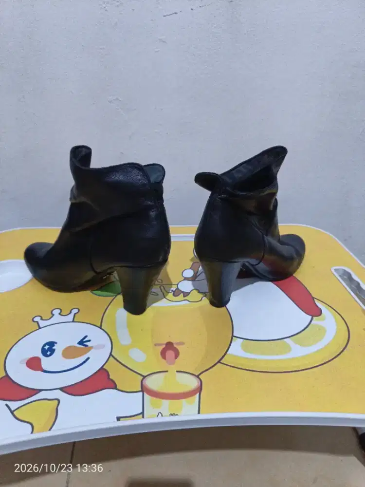 Sepatu boots Rotelli