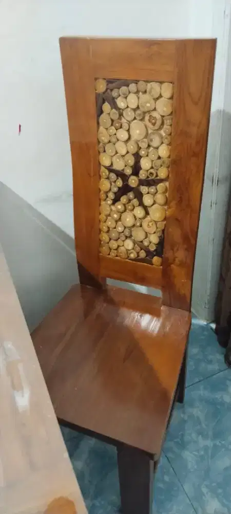 Meja makan jati