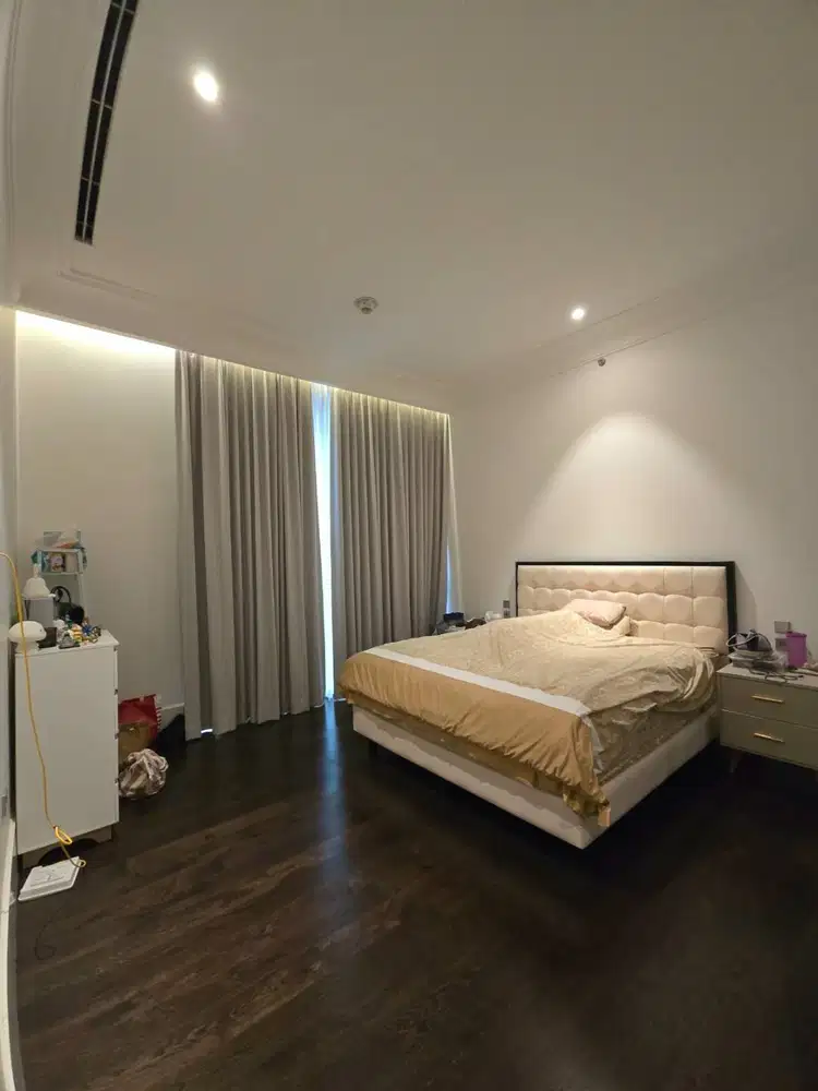 DISEWAKAN APARTEMEN ST. REGIS RESIDENCES 3 BR FULL FURNISHED – VIEW HI