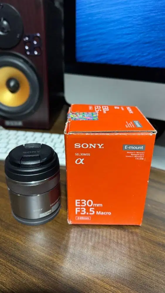 Lensa sony SEL30M35 Macro