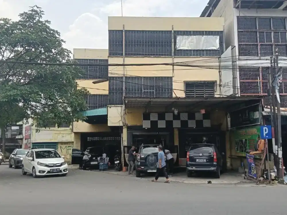 RUKO GANDENG  3 LANTAI LOKASI STRATEGIS JL GLUGUR
