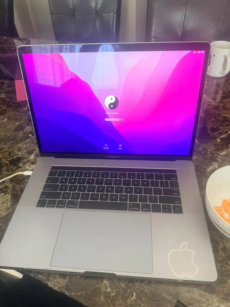 MacBook A1707 2017 Touchbar