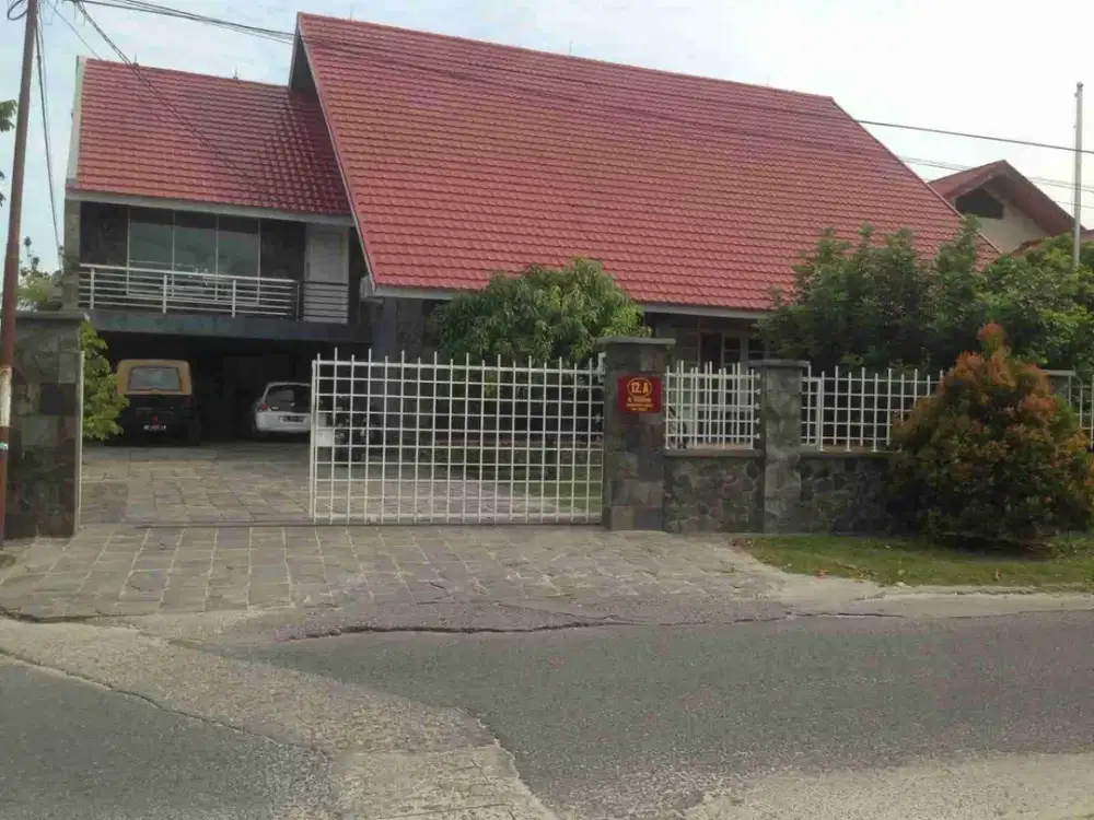 Jual dan Sewa Rumah Bulatan Semi Furnished Siap Huni di Tengah Kota (RHJ-19)