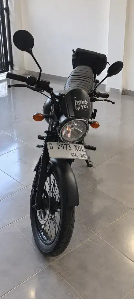 KAWASAKI W175 CAFE 2019 AKHIR — ISTIMEWA!