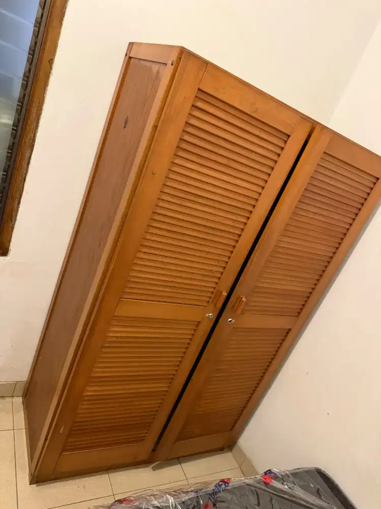 Lemari kayu ukuran tinggi 185cm