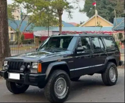 FOR SALE! JEEP CHEROKEE XJ LIMITED 4X4 AUTOMATIC TAHUN 1996