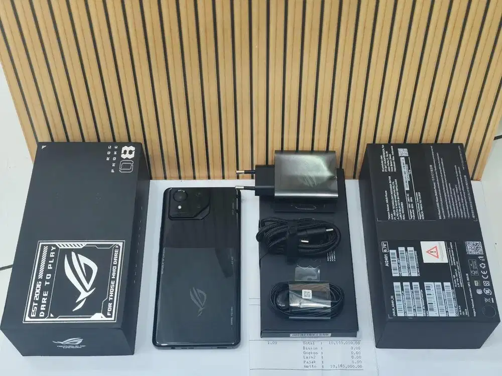 Asus rog phone 8 ram 12/256 like new