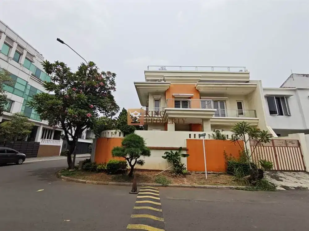 Dijual Cepat Rumah Gandeng Hoek Puri Kencana 3,5 Lantai Luas Total 1,874M2 tersedia 8 Kamar Tidur Area Dekat Mall Lippo Puri Indah Jakarta Barat