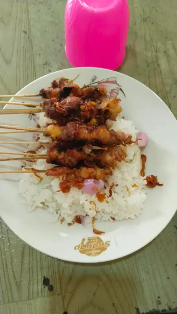 Di cari cowo 1 dan cewe 1 (suami istri) pengalaman di sate madura