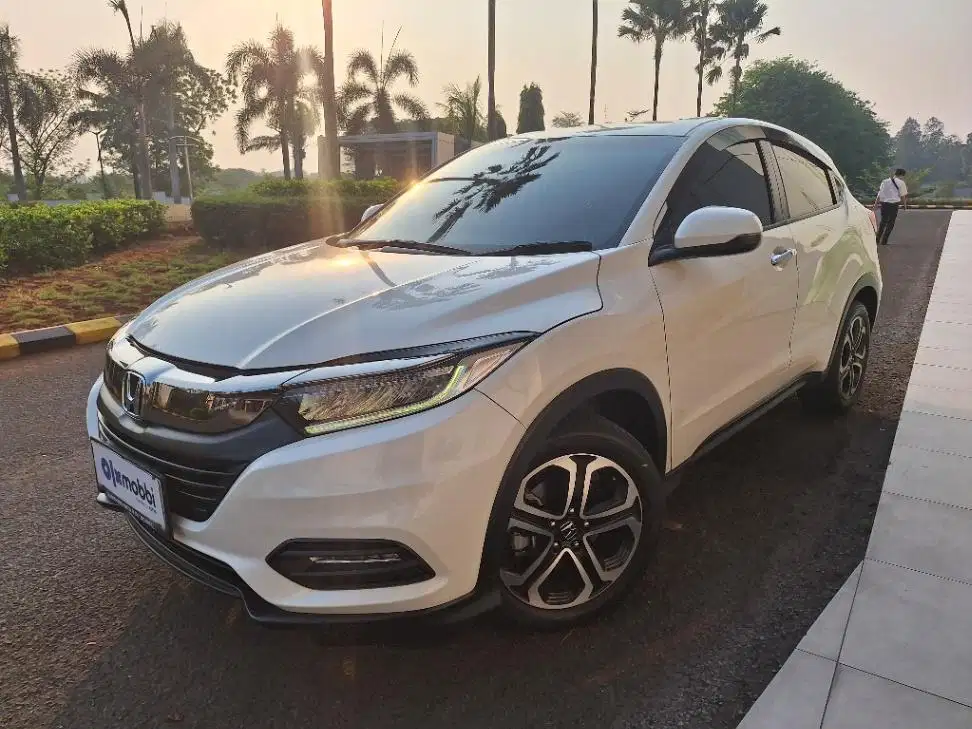 LOW DP Honda HR-V 1.5 E Special Edition Bensin-AT 2019 5JC