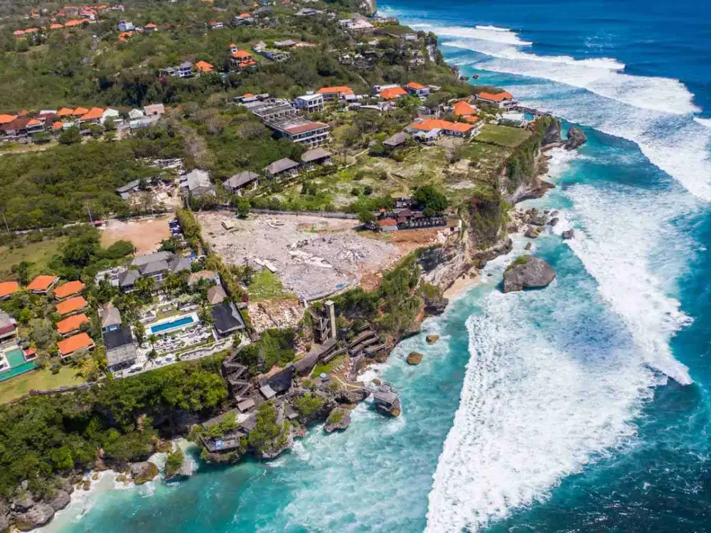 Tanah Tebing pantai sukuban Pecatu Kuta Bali