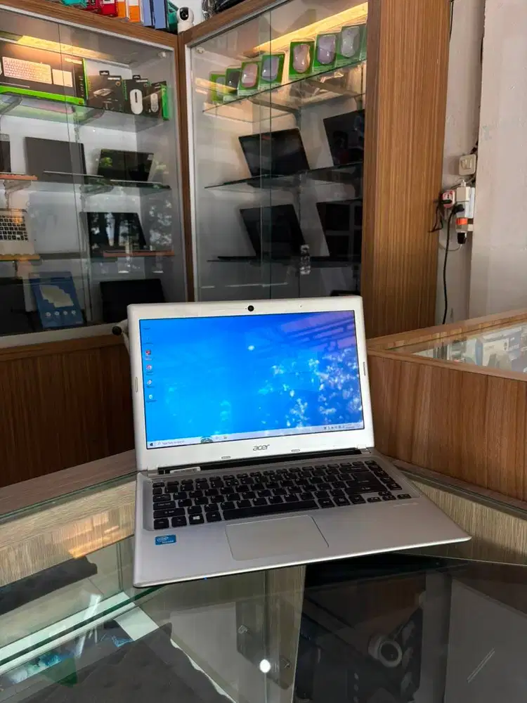 Laptop Cocok Untuk Sekolah atau Kerja Windows Ori