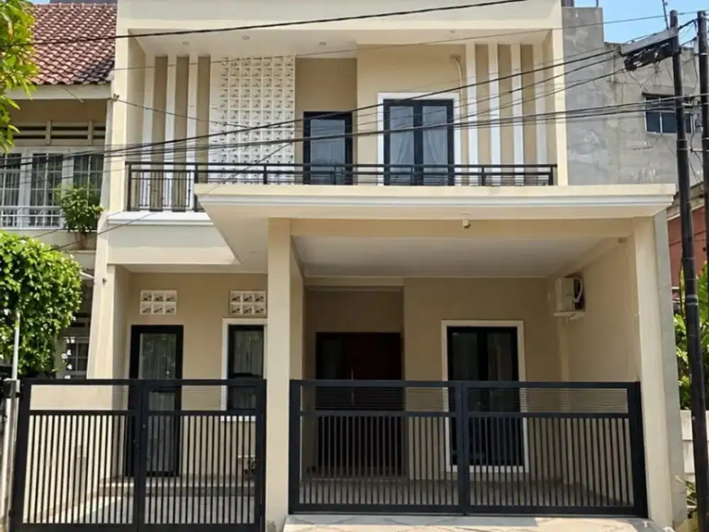 DISEWA Rumah rapih bersih, siap huni , Semi Furnish , di bona indah, Jakarta Selatan