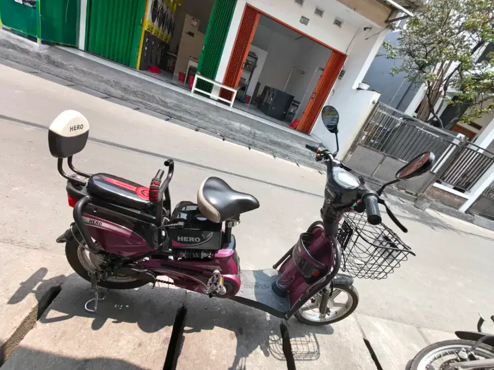 Sepeda listrik E-Bike hero mantap
